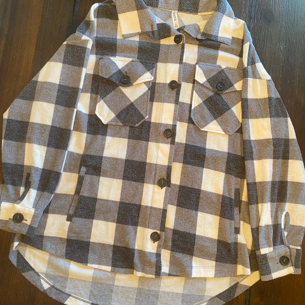 Zenana Outfitters Womens Plaid Shirt in Charcoal Gray and Cream